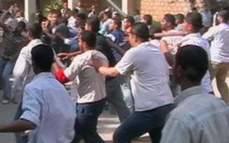 طعن طالب في كلية القدس وآخر في "الزرقاء"