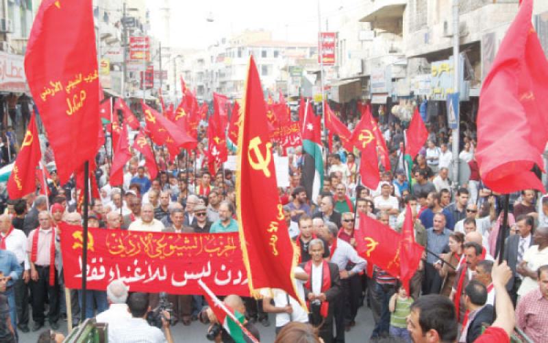 القوميون واليساريون يدينون ابعاد السفير السوري 