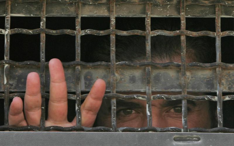 اعتقالات الضفة تضاعف عدد الأسرى الفلسطينيين