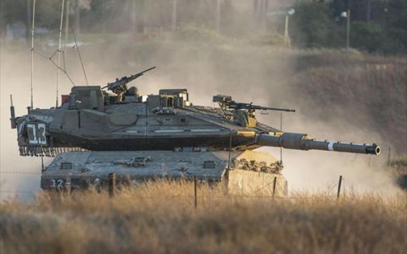 "معاريف": إسرائيل تستعد لحرب برية في غزة 