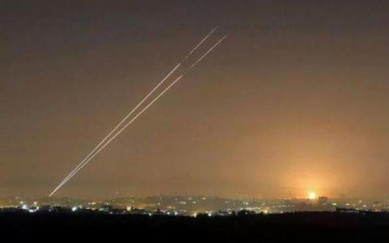 "على الهواء" .. "القسام" تطلق صواريخ باتجاه تل أبيب