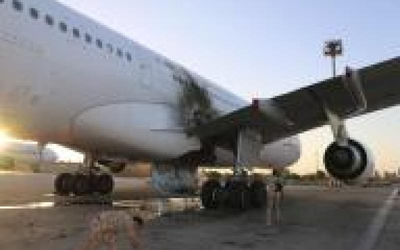 ميليشيا ليبية تقصف مبنى مطار طرابلس 