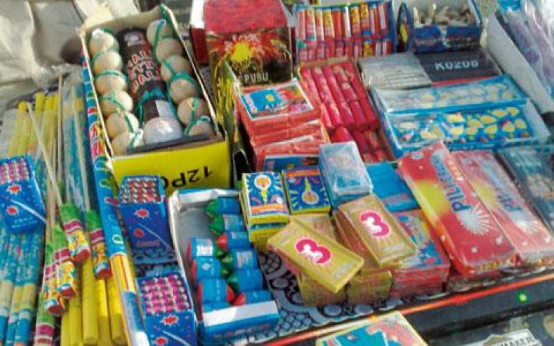 المقاييس: سنحول باعة المفرقعات للمحاكم المختصة 