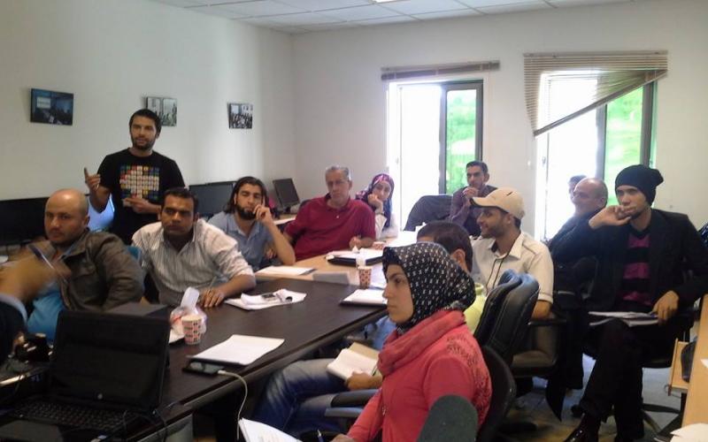 راديو البلد ينهي تدريب 13 لاجئا سوريا على مهارات أساسية في العمل الصحفي