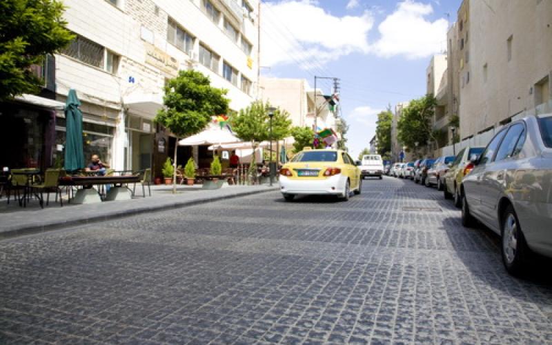 مشروع لإعادة تأهيل شارع الرينبو 