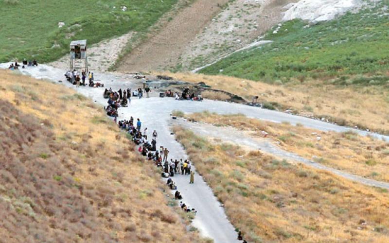 الداخلية: الظروف الأمنية للمناطق الحدودية السورية قلصت أعداد اللاجئين 