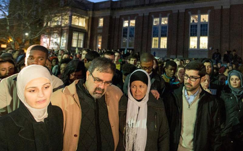 وقفة منددة بجريمة "تشابل هيل" امام الكالوتي