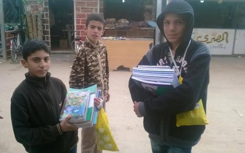 نقص قرطاسية وتأخير تسليم كتب الطلاب في مدارس "الزعتري"