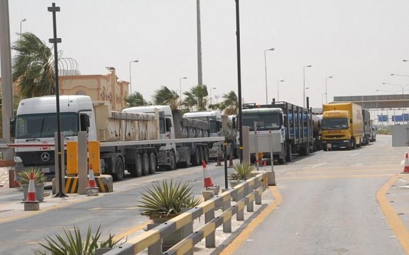 "النقابة": 5 آلاف شاحنة متوقفة بسبب الأوضاع في الجوار