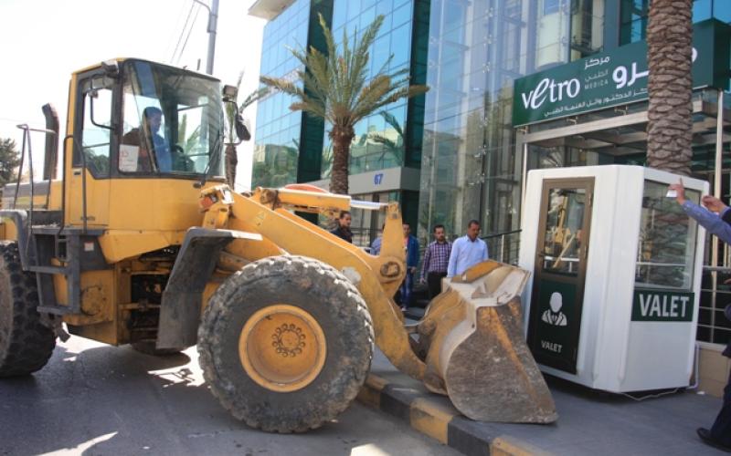 حملة لإزالة خدمة مواقف الاصطفاف المخالفة