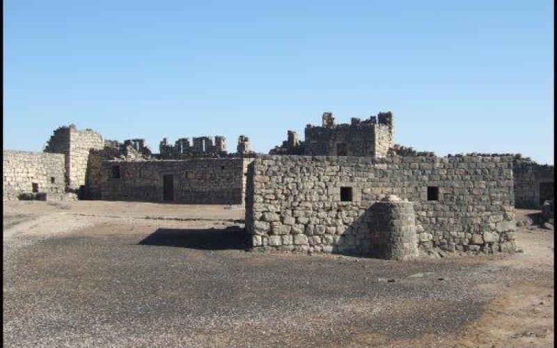 قلعة الأزرق مهددة بالاختفاء عن خارطة السياحة الأردنية