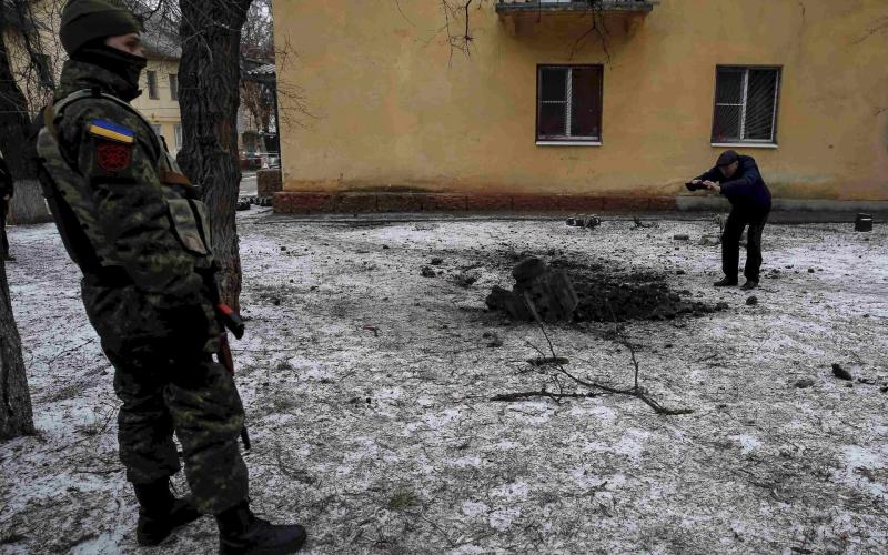 مقتل جندي وإصابة آخر شرق أوكرانيا