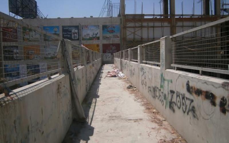 الاشغال : جسور المشاة في الزرقاء "آمنة 100%"