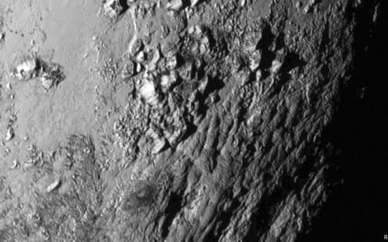 ناسا تعرض صورا غير مسبوقة لجبال الجليد في بلوتو