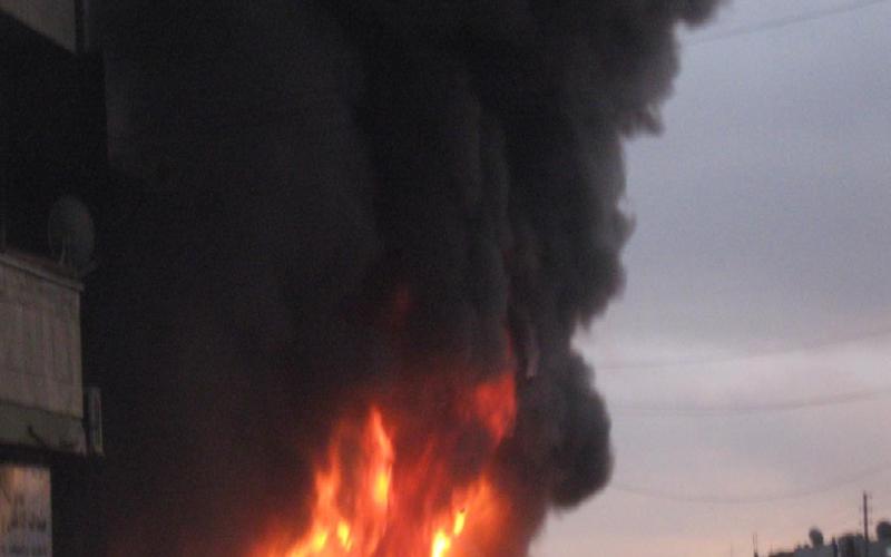 سحاب: إخماد حريق بمخزنين للأخشاب والبلاستك