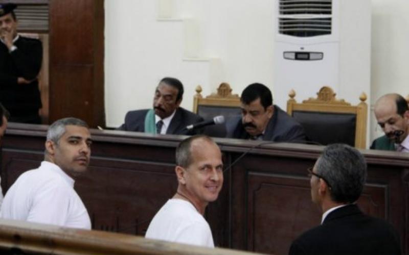 مصر:تأجيل النطق بالحكم بقضية صحفيي الجزيرة