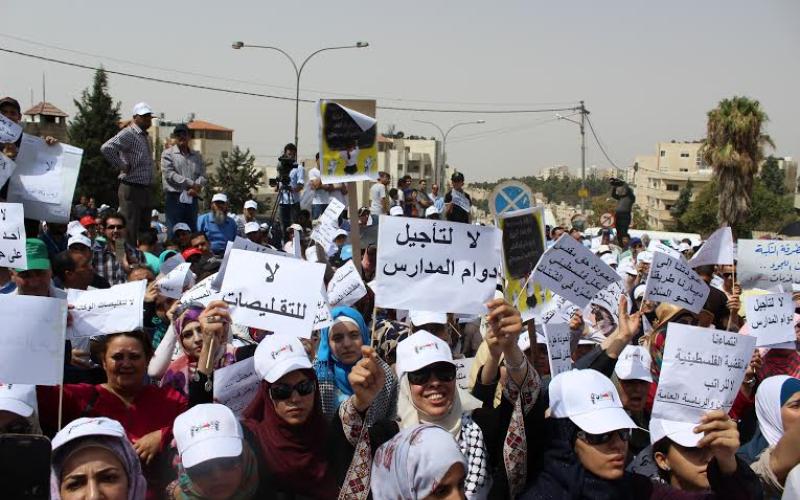 العاملون في "الانروا" يتوقفون عن العمل.. والسويد تعد بـ1.6 مليون دولار