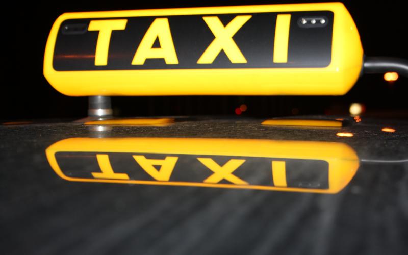خطط للأمانة لتنظيم ورفع مستوى خدمة التاكسي