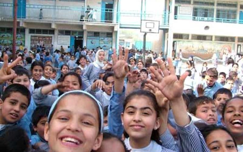 الوكالة ترجئ قرار تأجيل العام الدراسي