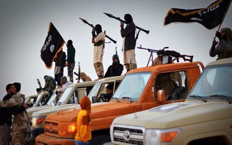 الجيش الليبي يشتبك مع مسلحين داعش في بنغازي