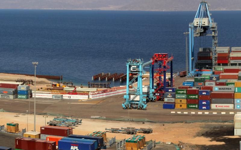 "تجارة الأردن" تؤكد ونقابة الشاحنات تنفي وجود تأخير بميناء الحاويات
