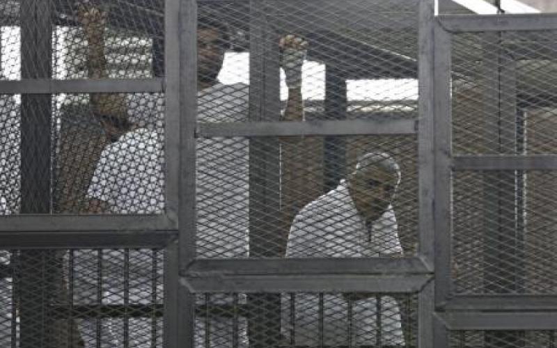 مصر: السجن المشدد 3 سنوات لصحفيي قناة الجزيرة