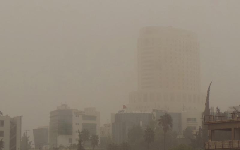 عاصفة رملية وأمطار "طينيّة" حتى الخميس- فيديو