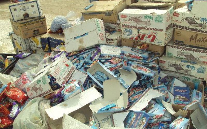 إتلاف 3 أطنان عصائر ومواد غذائية