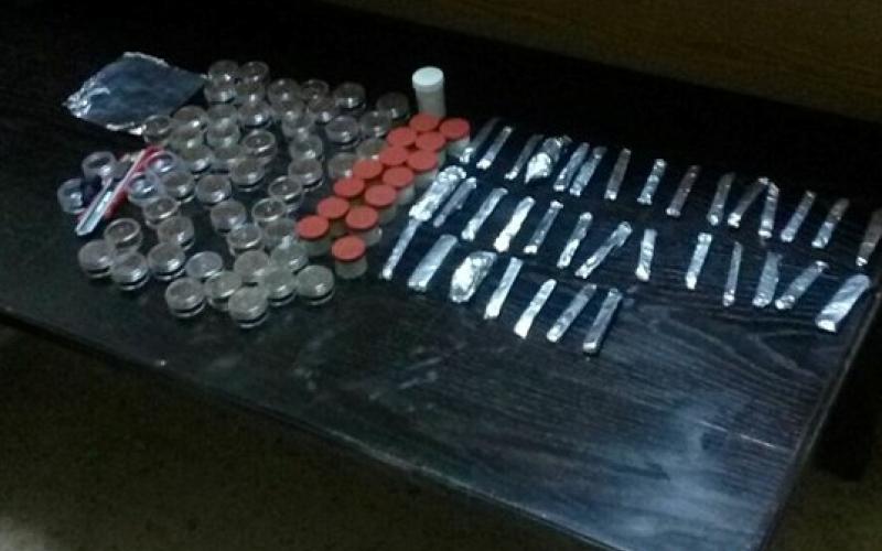 القبض على 12 متهماً بقضايا مخدرات