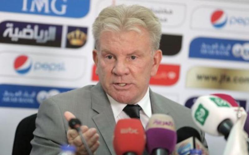 "اتحاد الكرة" يوقف "بول بوت"