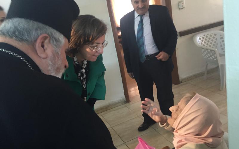 وزيرة التنمية تزور مركز الأميرة منى للمسنات وجمعية "مرسلات المحبة"
