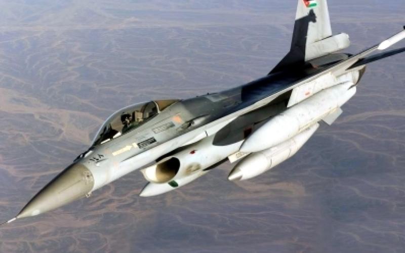 سقوط طائرة عسكرية وإحباط محاولة تسلل