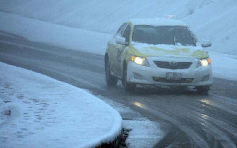 الدفاع المدني يتعامل مع نحو 3500 حادثاً خلال المنخفض