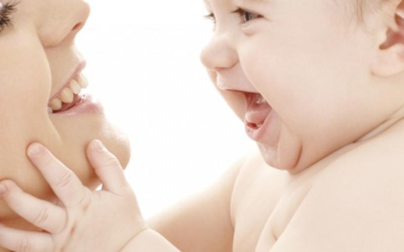 عزوف عن الرضاعة الطبيعية رغم الفوائد