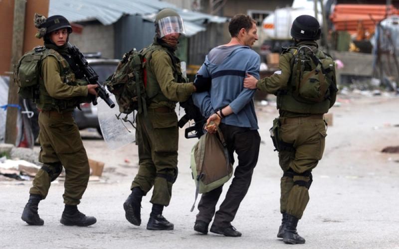 قوات الاحتلال تعتقل 19 فلسطينا