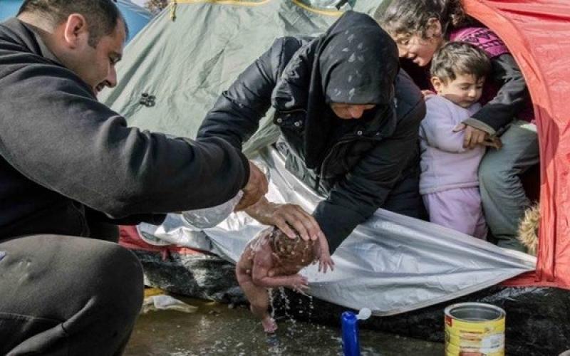 تكاليف الولادة.. معاناة أمام جيل جديد من اللاجئين السوريين