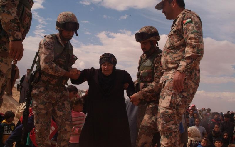 دخول 306 لاجئين سوريين للأردن