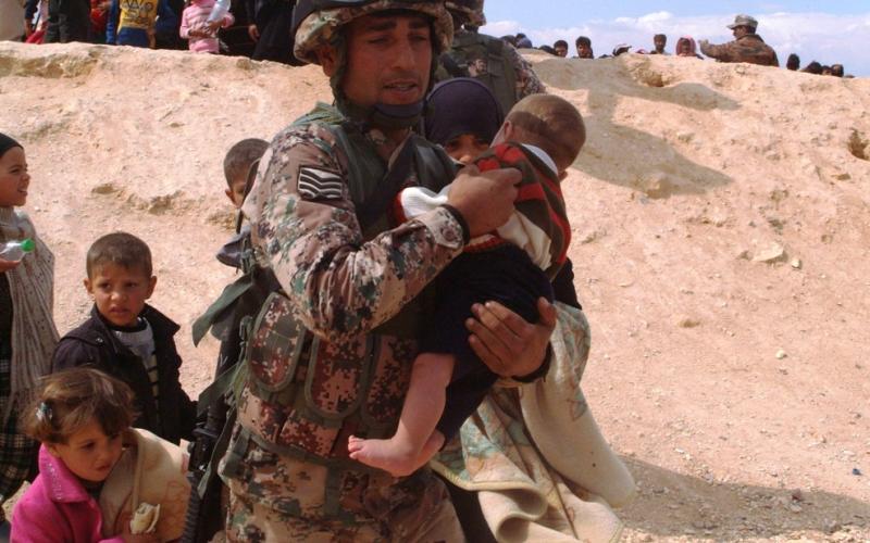 دخول 906 لاجئين سوريين للأردن