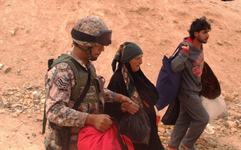 دخول 305 لاجئين سوريين للأردن