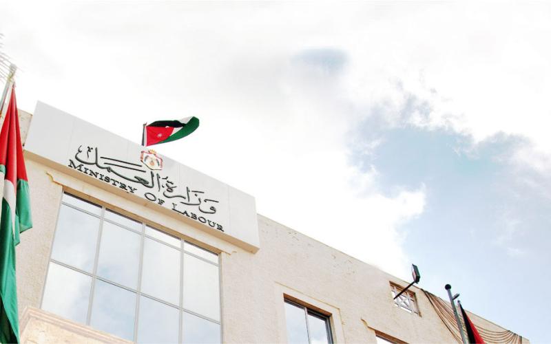 العمل: قيمة الحد الأدنى الأجور لم تحدد