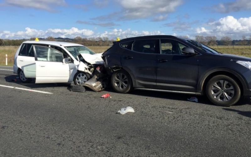 6 إصابات بحادث على طريق المطار