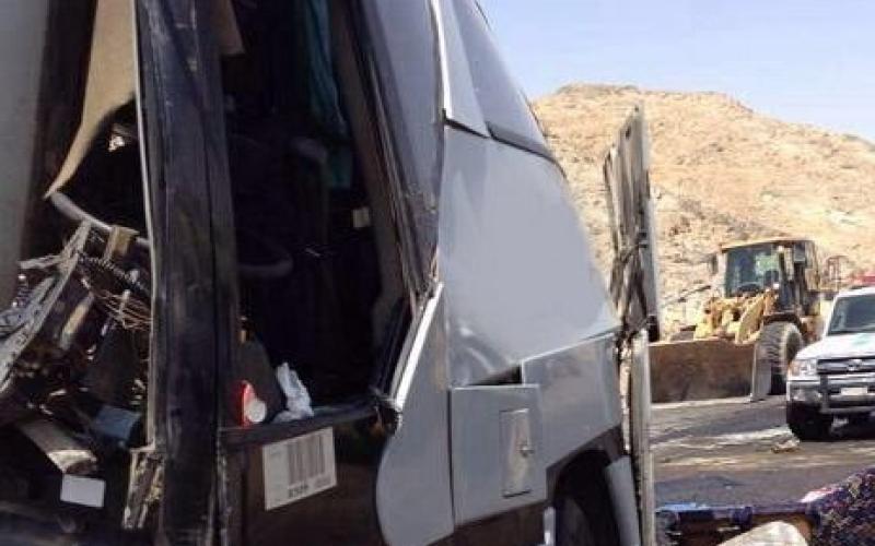 إصابة معتمرين عائدين من الأراضي السعودية