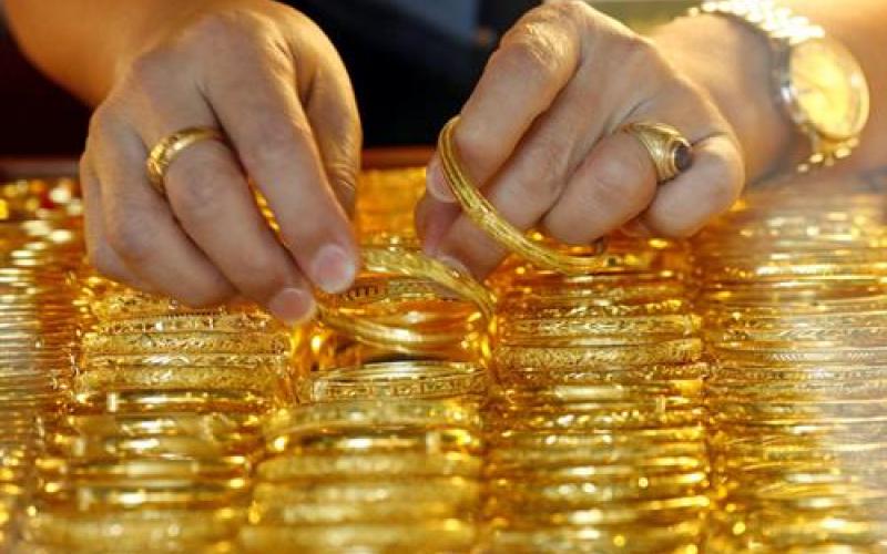 استقرار أسعار الذهب محليا لتراجع الإنتاج عالميا