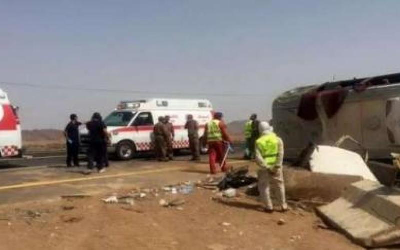 إصابة 5 أردنيين بحادث انقلاب حافلة بطابا
