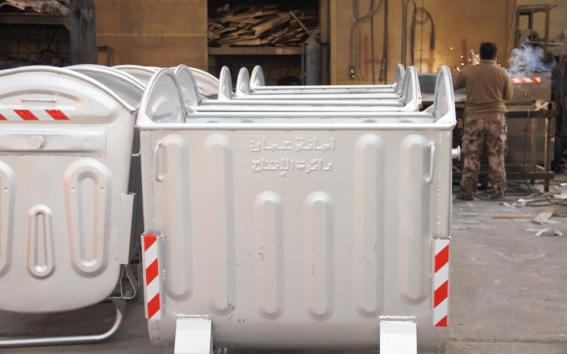 ضبط سائق كابسة نفايات يبيع الحاويات باربد