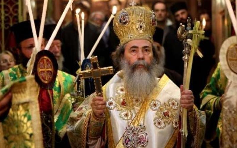 الحمد الله  يلتقي ثيوفيلوس الثالث ويدعم مواقف البطريركية المقدسية الارثوذكسية