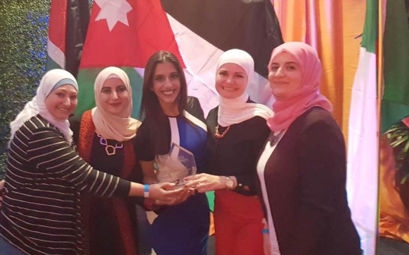 5 أردنيات يفزن بجائزة أفضل مشروع تكنولوجي في امريكا
