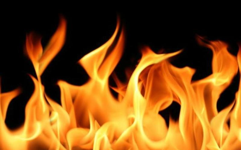 اصابة أربعة اشخاص بحريق منزل بدير علا