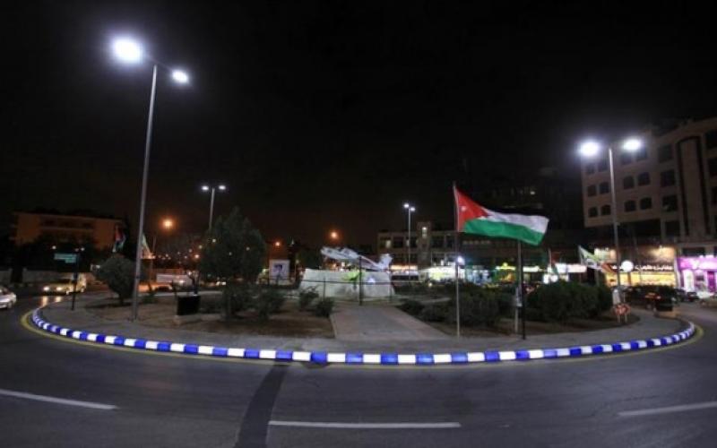 أمانة عمان تنهي تركيب إنارة توفير الطاقة في عدد من المناطق