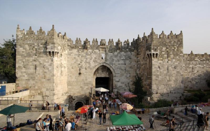 الاحتلال ينصب برج مراقبة على مدخل "باب العامود" بالقدس المحتلة